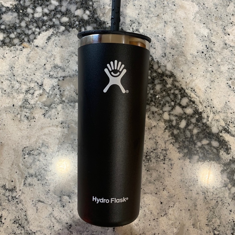 Black Hydroflask Tumbler with Lid and Straw